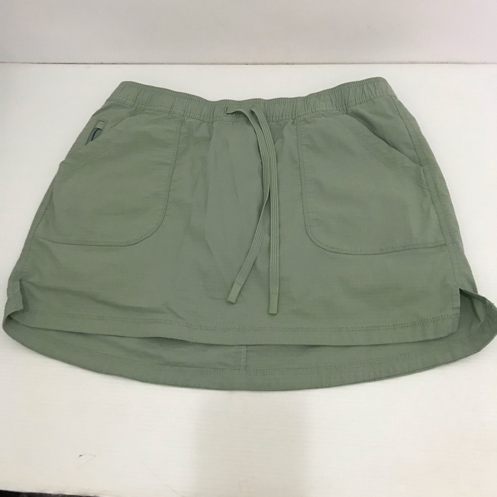 Tittle Nine Outdoor Skort Size M- Sage Green